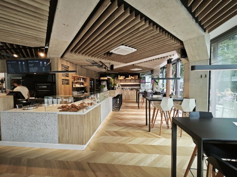 LANAS CORNER HERSTM OAK240 14 768X576